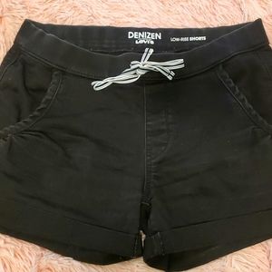 Levi's low rise shorts